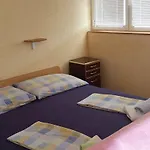 Busljeta 아파트