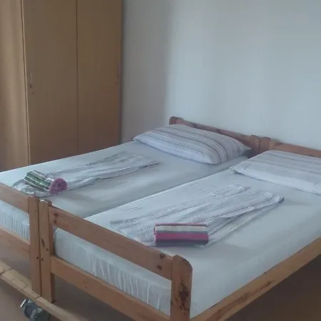 Busljeta Apartman *