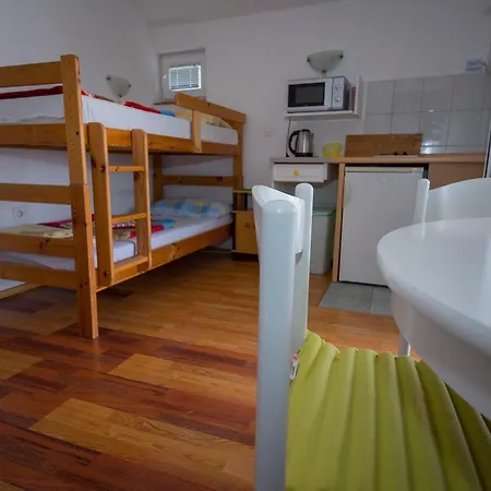 Busljeta Apartmán *